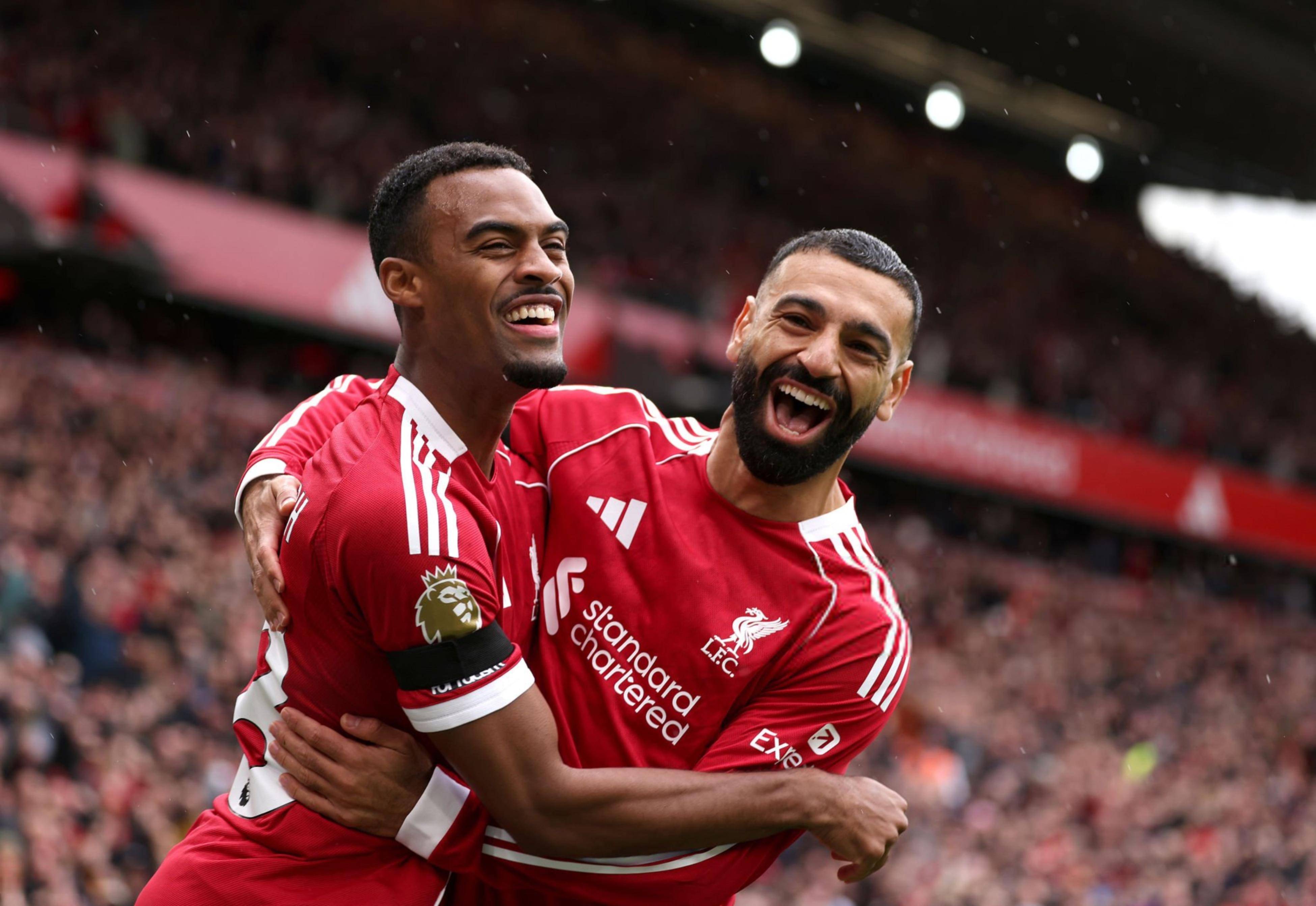 开云- 利物浦训练开放日，今晚豪取连胜引观众欢呼，葡超在即，训练强度显著提升